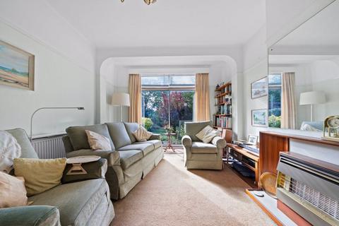16 Barrow Hedges Way, Carshalton, SM5 3LL