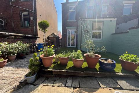 3 bedroom terraced house for sale, Farrow Street, Oldham OL2
