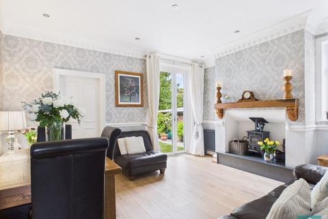 42 Farrow Street, Shaw, Oldham, OL2 7AD