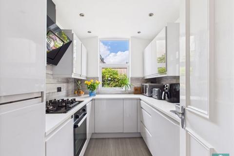42 Farrow Street, Shaw, Oldham, OL2 7AD
