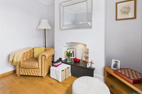 42 Farrow Street, Shaw, Oldham, OL2 7AD
