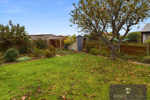 3 bedroom bungalow for sale, Three bedroom Detached Bungalow Walton on the Naze