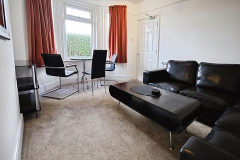 5 bedroom detached house to rent, Withermoor Road, Bournemouth BH9