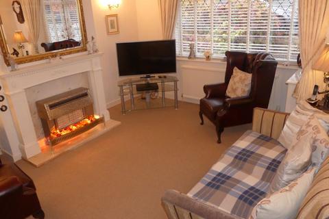 13 Cotswold Avenue, Shaw, Oldham, OL2 7RF