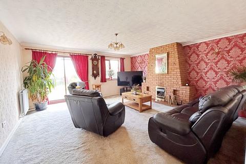 3 bedroom bungalow for sale, Evesham Road, Astwood Bank