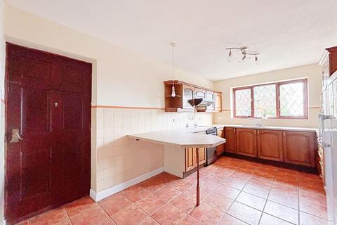 3 bedroom bungalow for sale, Evesham Road, Astwood Bank