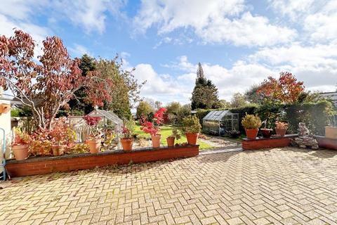 3 bedroom bungalow for sale, Evesham Road, Astwood Bank