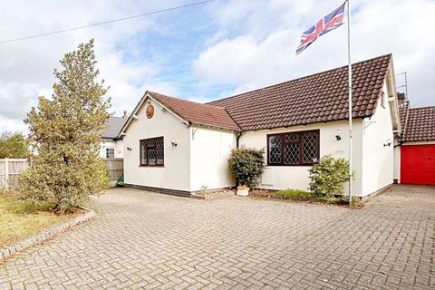 3 bedroom bungalow for sale, Evesham Road, Astwood Bank