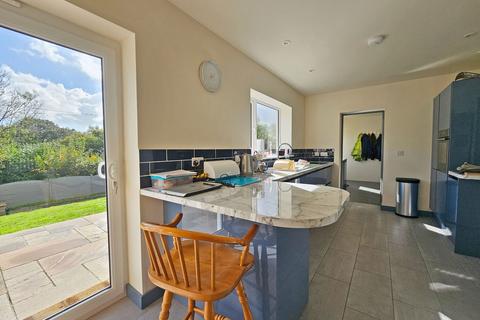 10 Barrie Crescent, Bodmin, PL31 1BN
