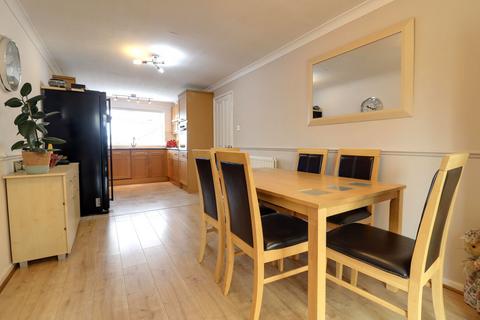 10 Pine Crescent, Stafford, ST17 0ND