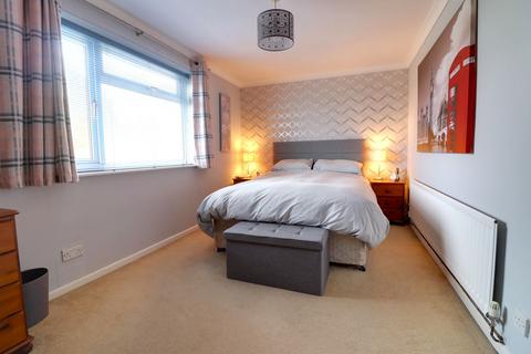 10 Pine Crescent, Stafford, ST17 0ND