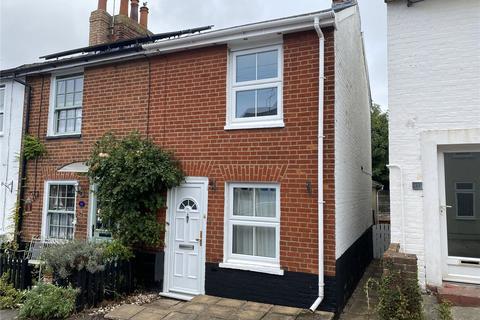 2 bedroom end of terrace house to rent, West Street, Colchester CO5