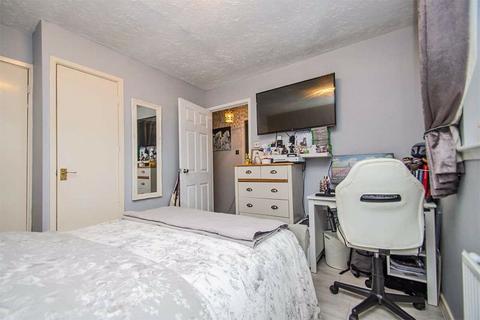 17 Apple Walk, Cannock, WS11 7WQ
