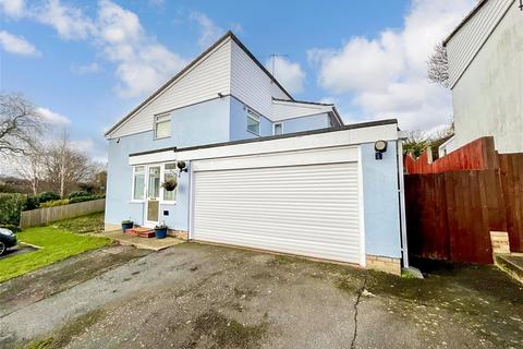 4 bedroom detached house for sale, Finlay Close, Faversham, Kent