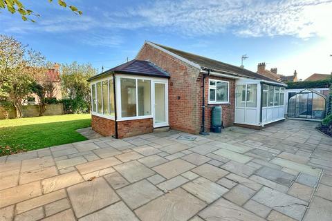 2 bedroom detached bungalow for sale, Thirsk Road, Easingwold, York YO61 3HJ