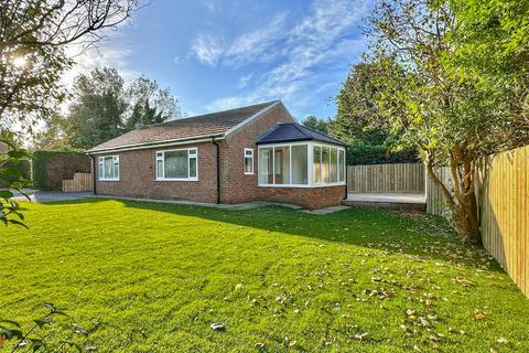 2 bedroom detached bungalow for sale, Thirsk Road, Easingwold, York YO61 3HJ