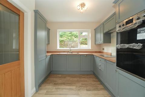 2 bedroom detached bungalow for sale, Thirsk Road, Easingwold, York YO61 3HJ