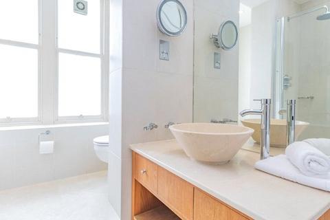 3 bedroom property to rent, Hill Street, London