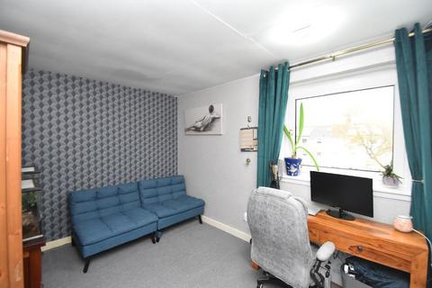 2/2, 10 Heathcot Place, Glasgow, G15 8NZ