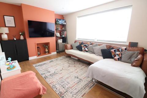 undefined, Luton LU3