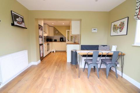 undefined, Luton LU3