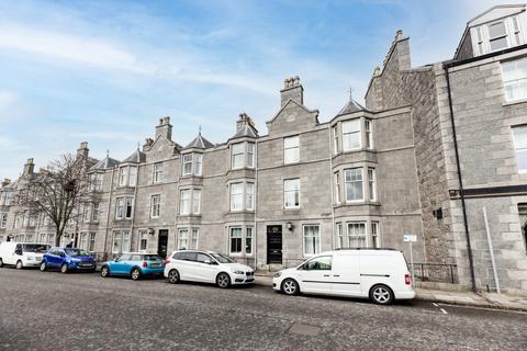 3 bedroom flat to rent, Whitehall Place, Aberdeen, AB25