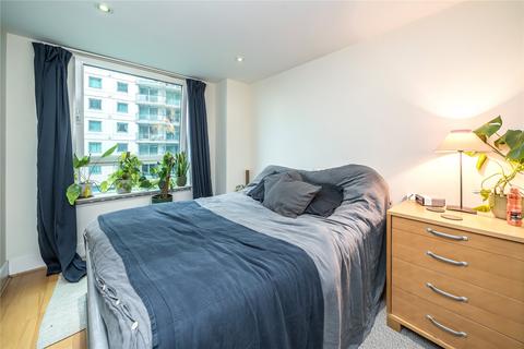 2 bedroom apartment for sale, Drake House, St George Wharf SW8