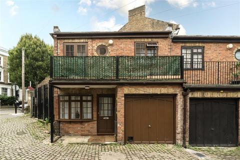 2 bedroom end of terrace house for sale, Burlington Mews, London W3