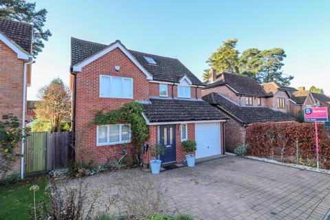 5 bedroom detached house for sale, Longmead, Fleet GU52