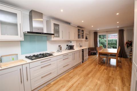 5 bedroom detached house for sale, Longmead, Fleet GU52