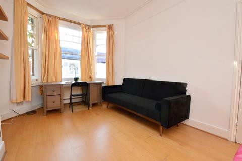 1 bedroom flat to rent, Littlebury Road, London SW4