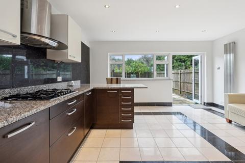 2 Ridgemount, Weybridge, KT13 9JD