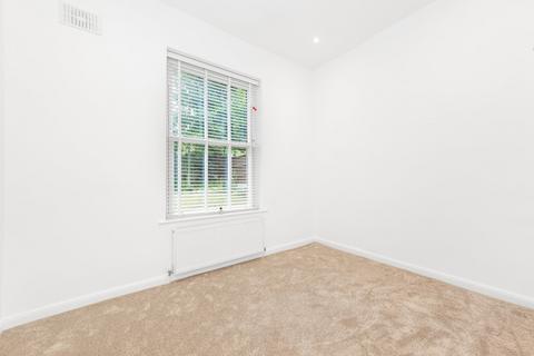 2 bedroom apartment to rent, Bedwardine Road, London, SE19