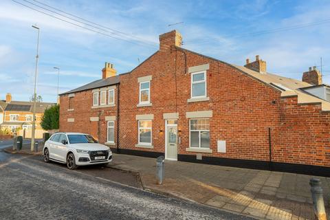 6 bedroom terraced house to rent, Hedworth Lane, Boldon Colliery, NE35