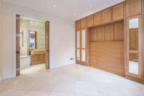 3 bedroom house to rent, Moreton Terrace Mews South, Pimlico, London