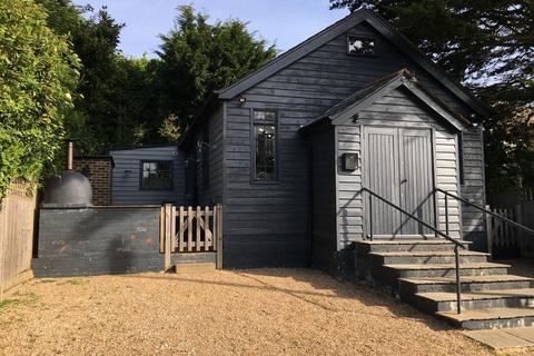 Ruckinge, Ashford TN26