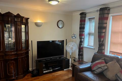 3 bedroom apartment to rent, London N11