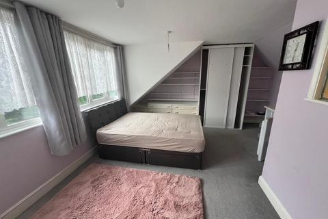 1 bedroom in a house share to rent, Woodberry Avenue, Harrow