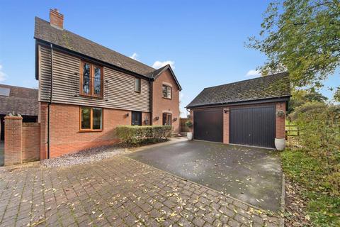 4 bedroom detached house for sale, Hollybush Close, Malvern, WR14 1FN