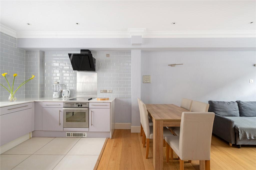 Kitchen/Dining Area