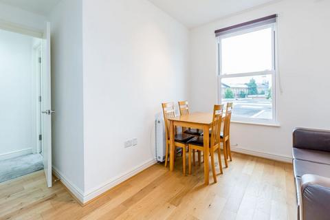 2 bedroom flat to rent, N7