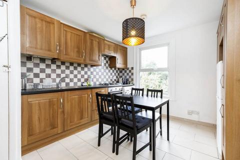 2 bedroom apartment to rent, W9