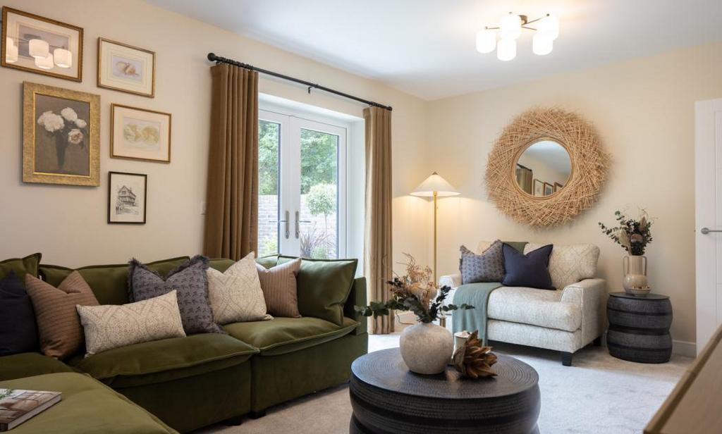 Dandara - The Russetts - The Osbourne, Home 17
