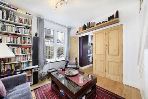 1 bedroom maisonette to rent, Clapham Common North Side, London SW4