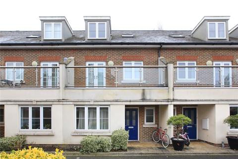 4 bedroom terraced house to rent, St Francis Place, Clapham South SW12