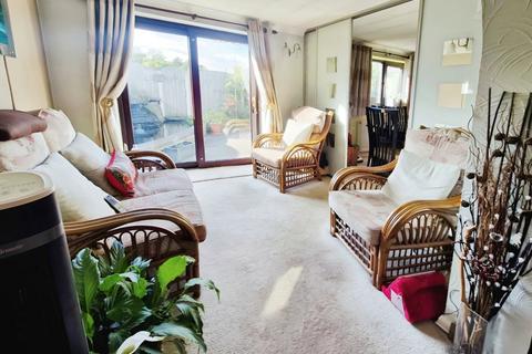 27 Bannister Hall Crescent, Higher Walton, Preston, PR5 4EQ