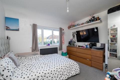 3 bedroom end of terrace house for sale, Chestnut Close, Carshalton SM5