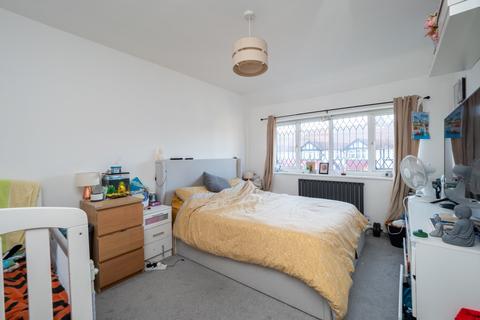 20 Chestnut Close, Carshalton, SM5 2AQ