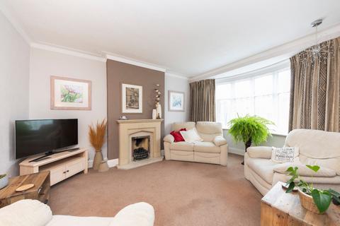 4 bedroom semi-detached house to rent, Woodside Close, Surbiton KT5