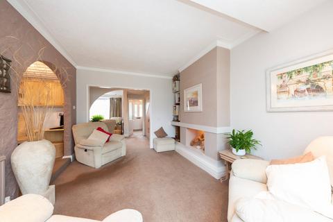 4 bedroom semi-detached house to rent, Woodside Close, Surbiton KT5